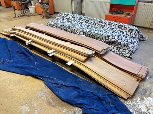 PEAR - OAK - NORWAY MAPLE - SPRUCE Post Veneer Pear - Oak - Norway Maple - Spruce