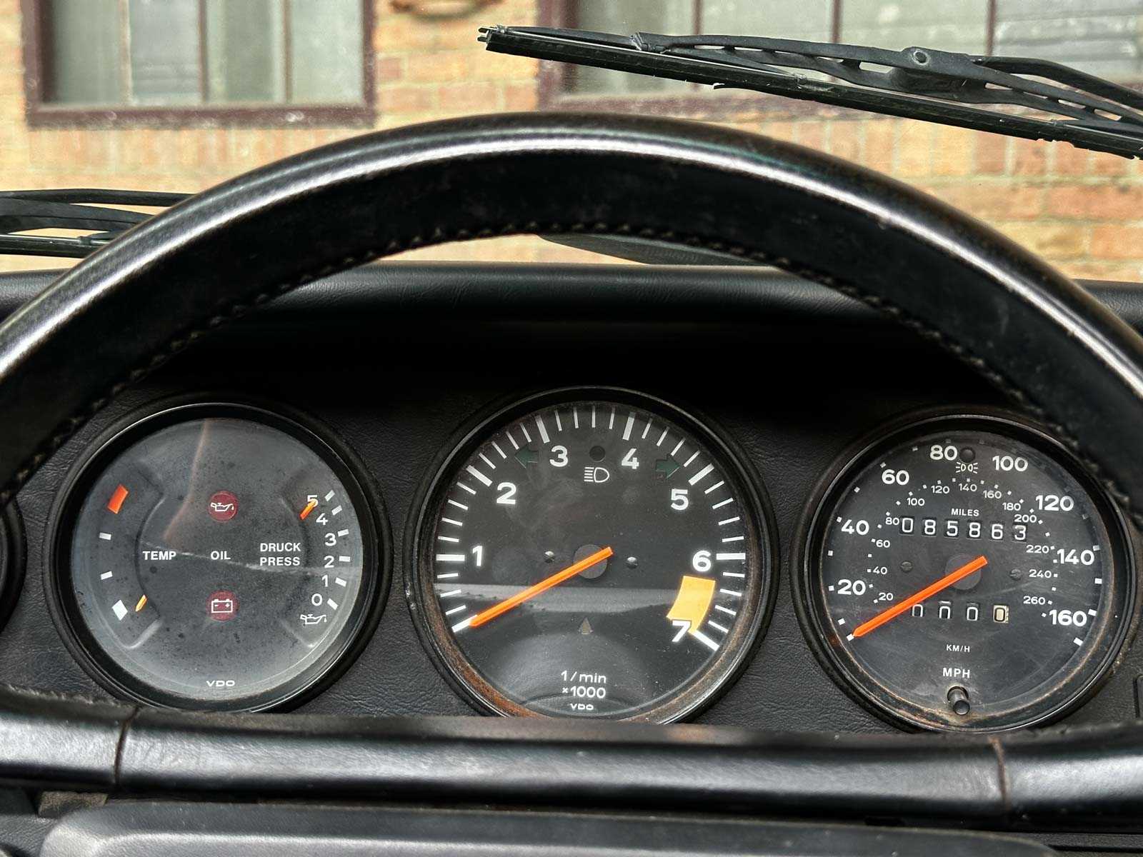 Porsche 911 Carrera 3.2 Cabriolet 230pk 1985