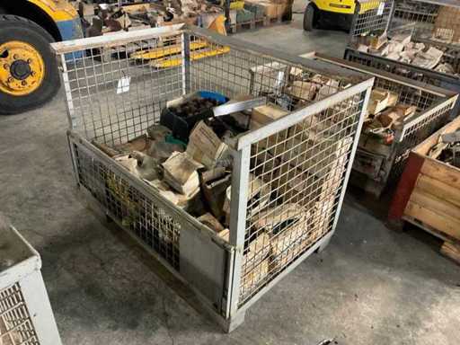 Ferramenta per montaggio a batch