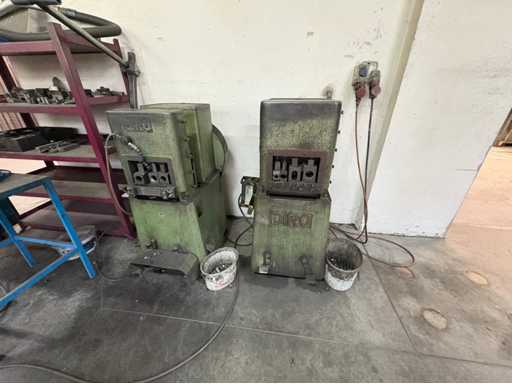 2 Stück DIRO Ausklinkmaschinen Typ 40