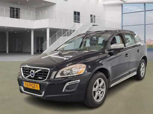 Volvo XC60 2.0T R-Design; 53-PGZ-1
