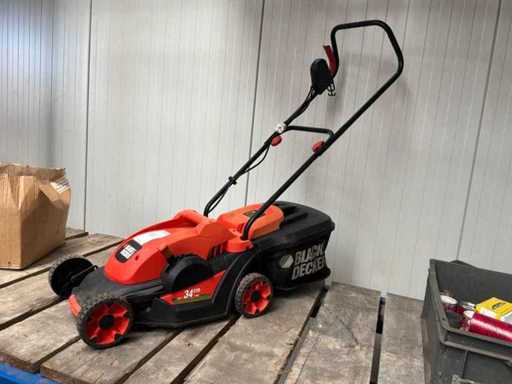 Mașini de tuns iarba Black & Decker