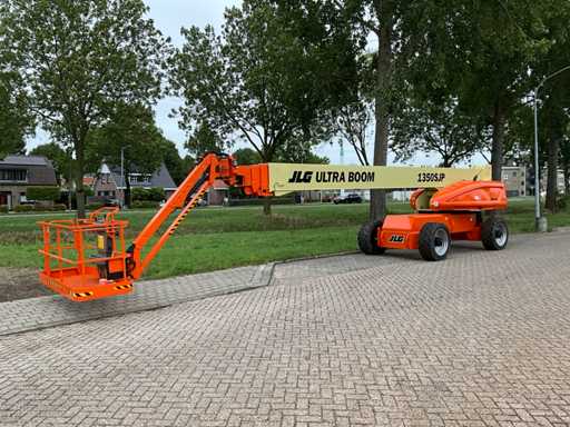 2011 JLG 1350SJP Aerial Work Platform