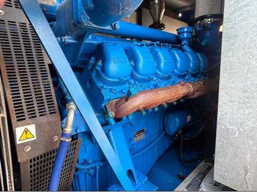MAN 700 KVA Generatorset 560 KW Noodstroomgenerator NEA Stroomgenerator - D2842 LE203 - Noodstroomgenerator 