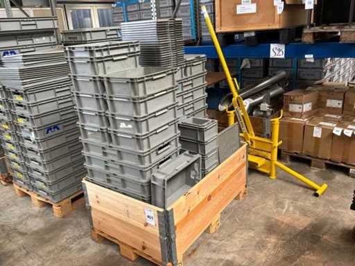 Un lot de containere de depozitare Schäfer