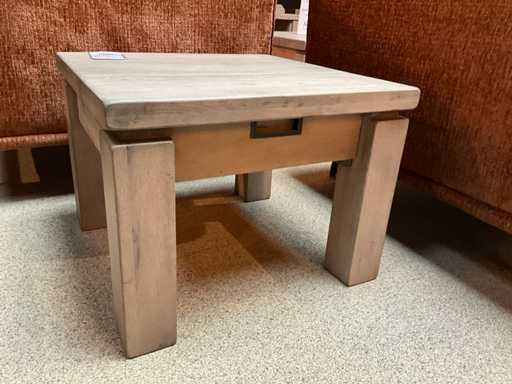 Stó? naro?ny z d?bu Newport