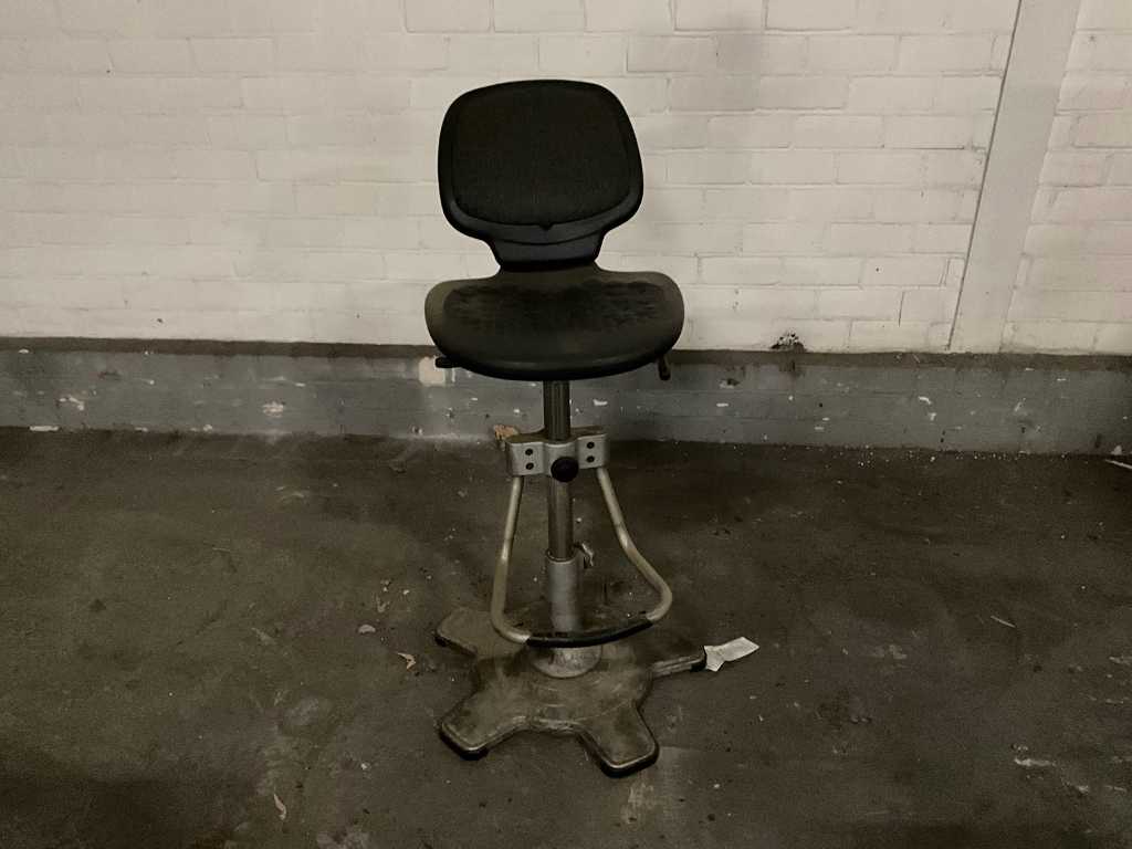Work chair adjustable seat height: 66-84cm with footrest