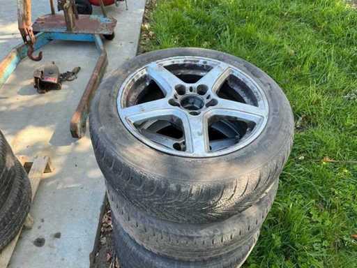Mercedes Rim with tire (4x)