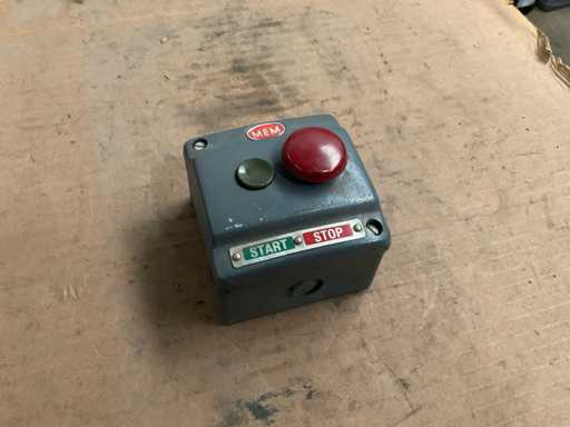 MEM Drukknopkast (8x)