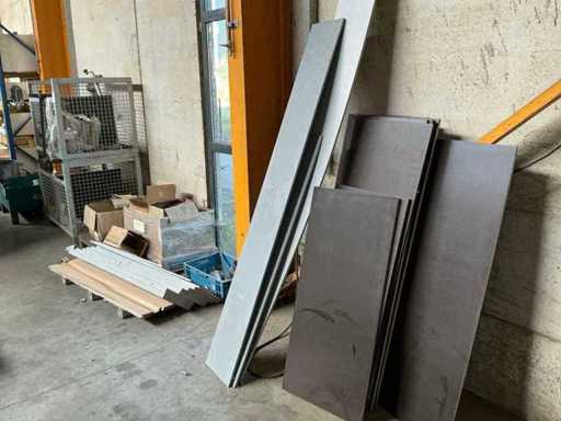 Lot de pièces et accessoires de remorque
