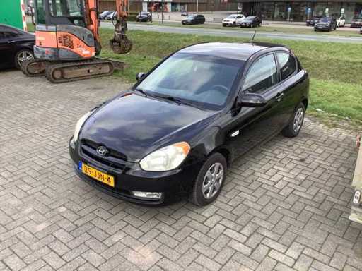 Hyundai - 2009 - Accent - Mașină