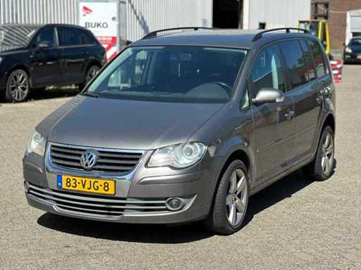 Volkswagen Touran 2.0 TDI Comfortline, 83-VJG-8