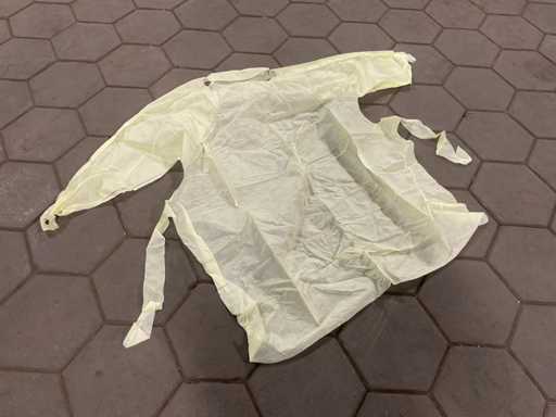 Rytmiczne użycie imprezowej sukni izolacyjnej