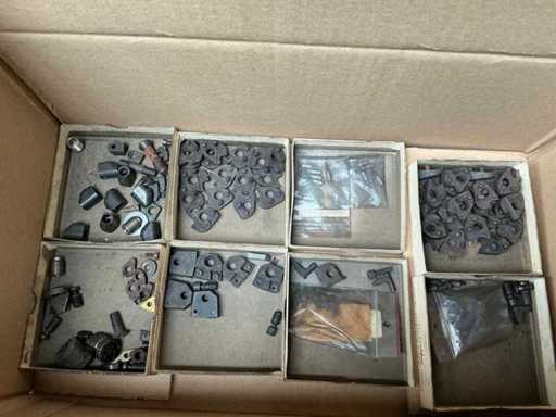 Batch of clamping and clamping material