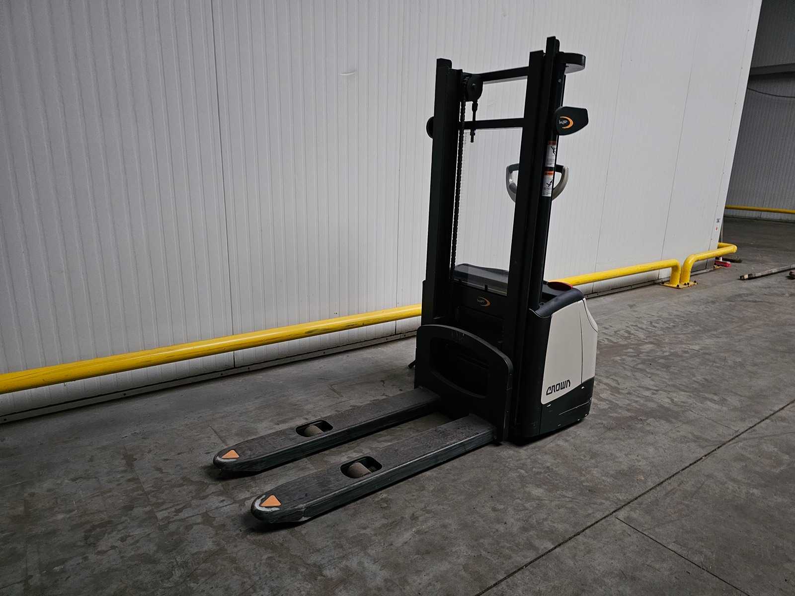 2018 Crown WF 3000-1.0 TL Electric Pallet Jack