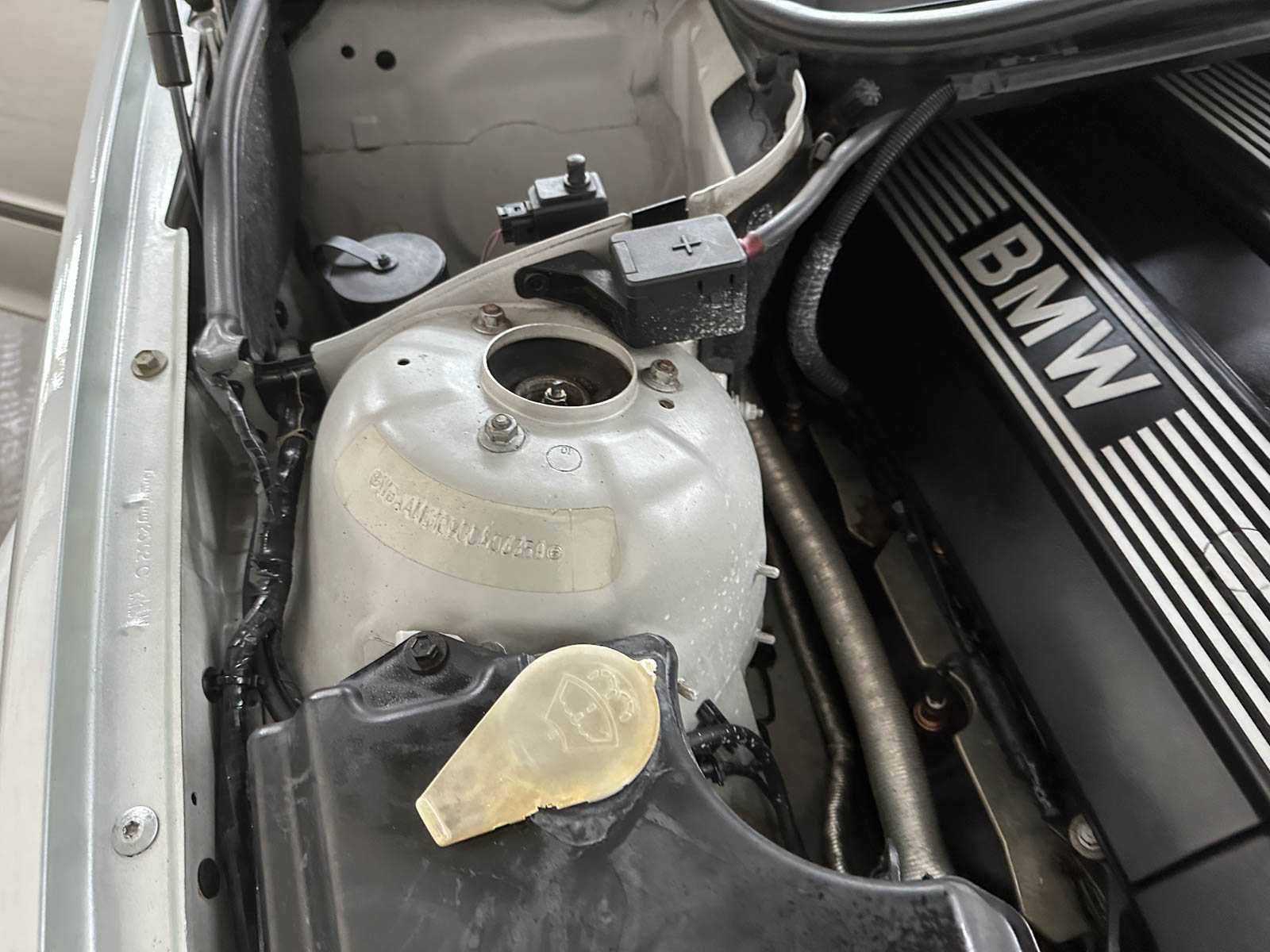 BMW 320i Executive 6-cylinder 150hp 1998, XJ-DS-29