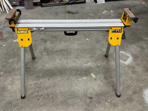 Base DeWalt DE7033 pour onglet et scie à onglets