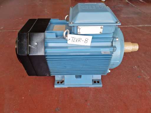 2015 ABB M 2 AA 225 SMA 4 lot de 2 moteurs électriques triphasés