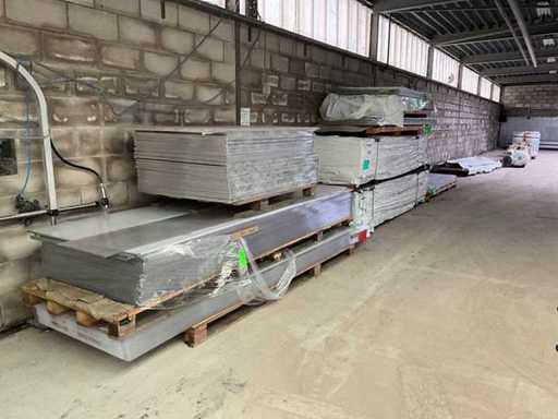 Polycarbonate channel sheet (240x)