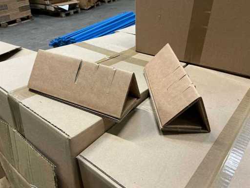 Die-cut and glued window packaging