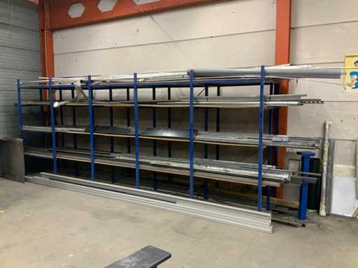 Rack with metal content 