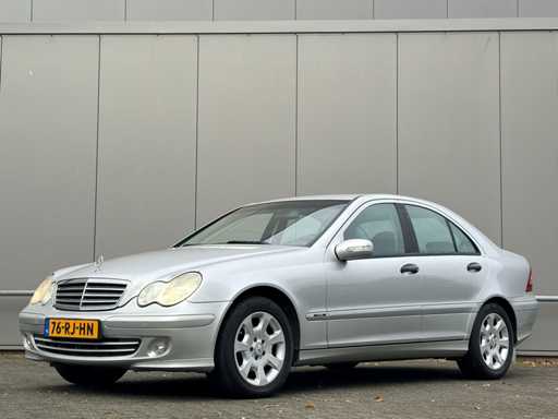 Mercedes-Benz - 2005 - C-klasse - 180 K. Classic - 76-RJ-HN
