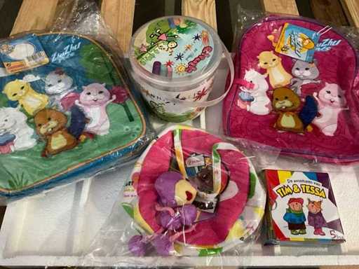 Approx. 220 ZhuZhu children's bags and miscellaneous