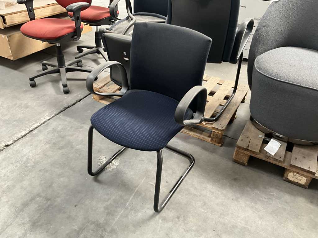 4 chaises d’appoint COMFORTO modèle D5088