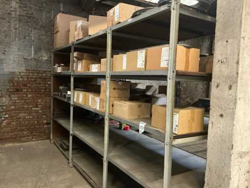 Partij diverse halffabricaten en accessoires