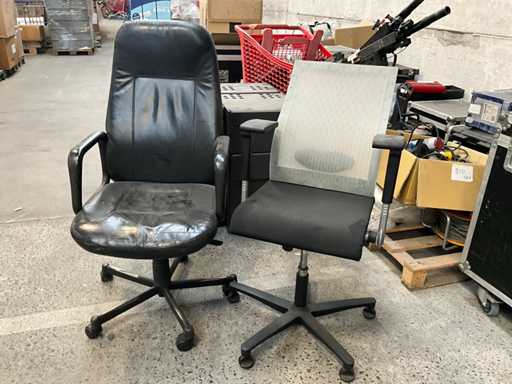 2 diverse Bureaustoelen waaronder AHREND