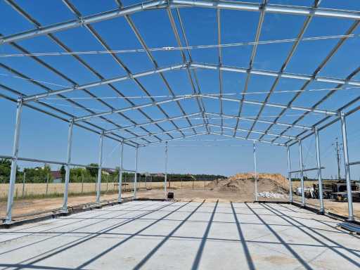 Construc?ii din o?el (12x20 m) (240 m2) - 2025