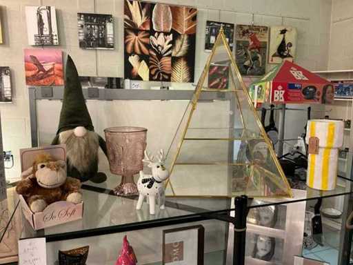 Various decoration/gift items