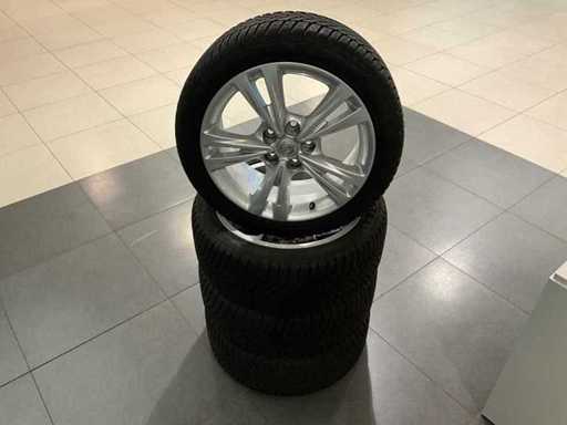 Goodyear 4 nieuwe banden met velg