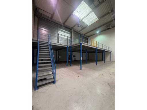 Mezzanine of 127m2 - Wooden floor