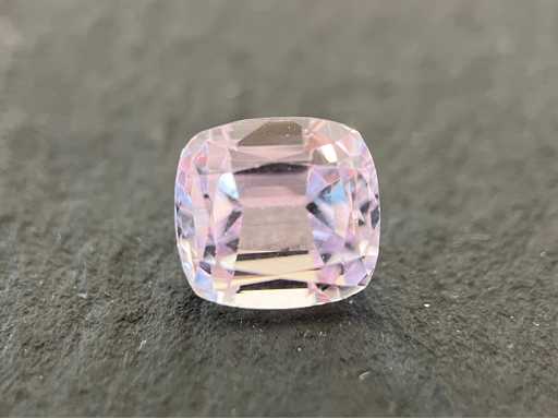 Kunzite 8,04 carats kunzite naturelle
