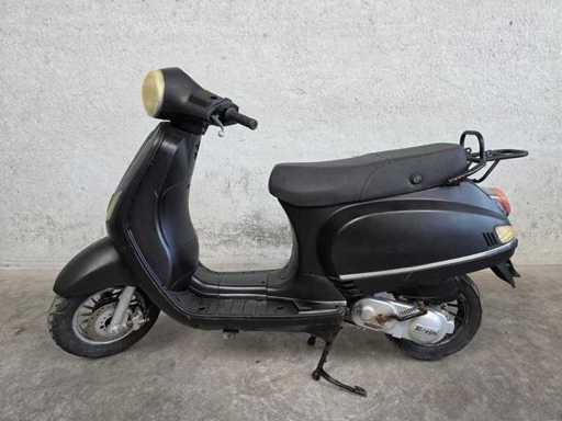 Capri - Scooter - Classic - 4T 25km version f594fl