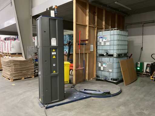 Półautomatyczna maszyna do owijania folii Lantech Q300XT