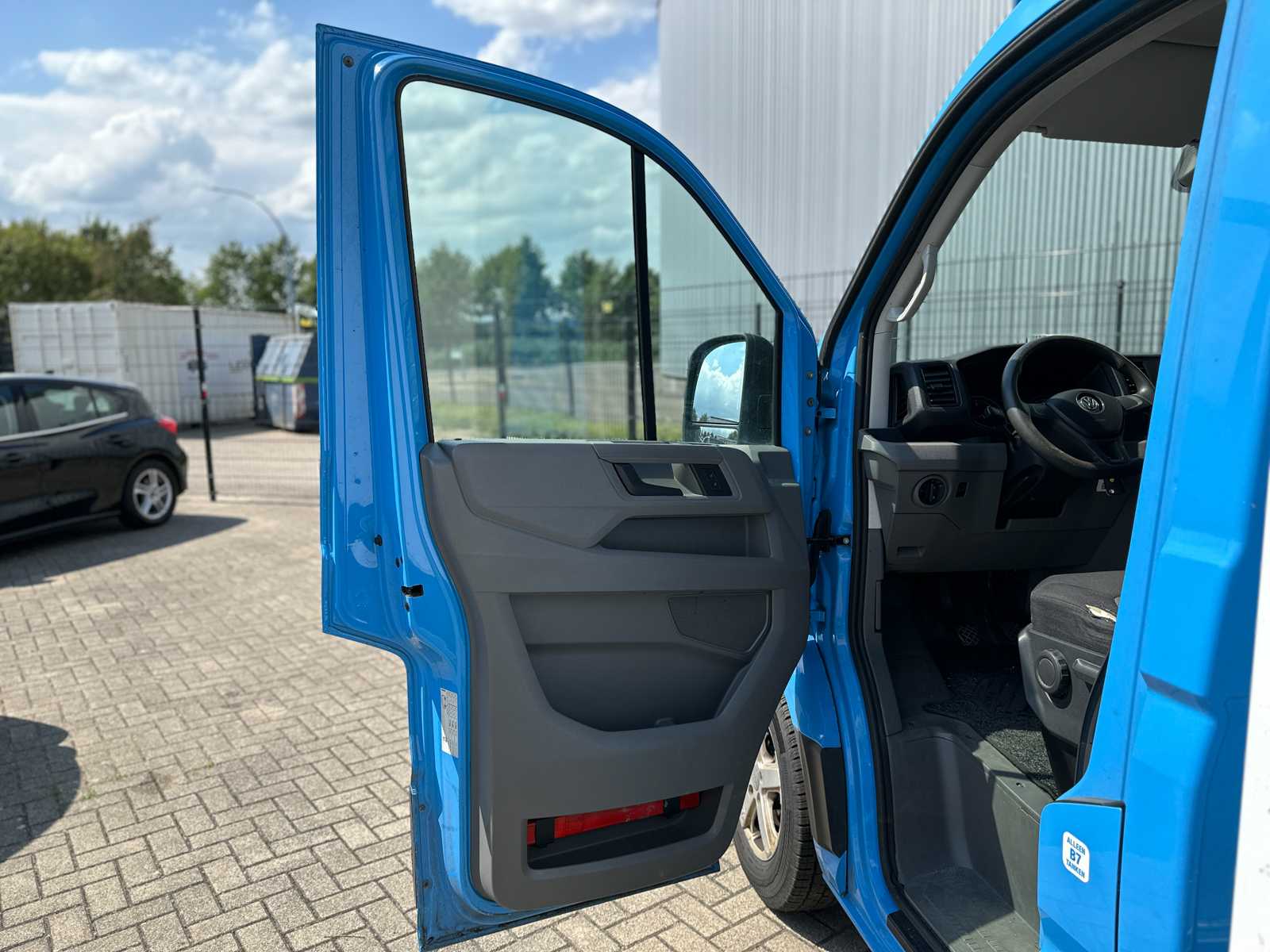 Volkswagen Crafter 35 2.0 TDI L4 Trendline Bakwagen 102pk 2019 (Origineel-NL + 1e eigenaar), VBP-02-S