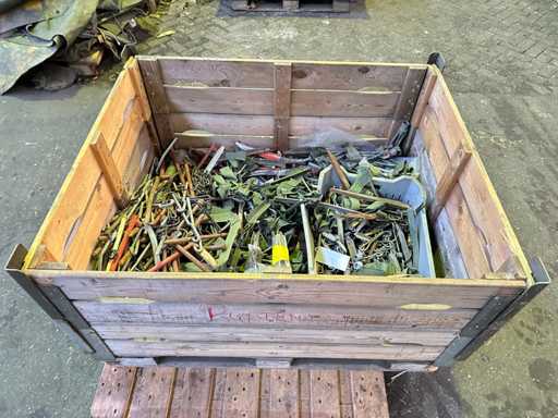 Lot de cuie de cort ?i alte piese de cort