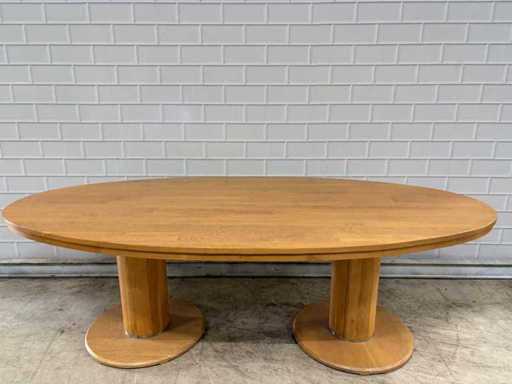Table ovale en bois