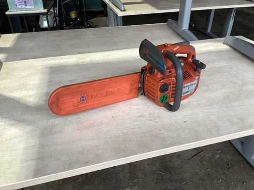 Husqvarna 335 XPT Chainsaw
