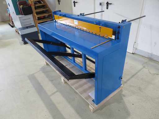 MBH 1320 X 1.5 guillotine shears - mechanical