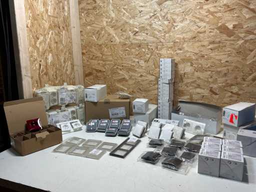 Partij Schakelaars, stopcontacten & afdekplaten