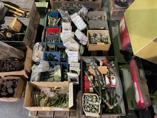 Série de différents fixateurs