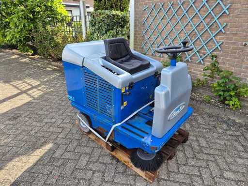 Steenks Service Self-propelled sweeper