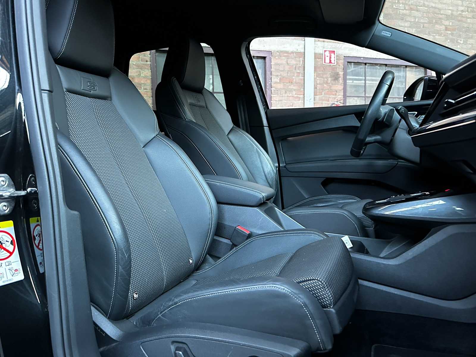 Audi Q4 e-tron 50 quattro Launch Edition S Competition 77 kWh 299pk 2022 (Original Dutch + 1st owner), P-122-GB 