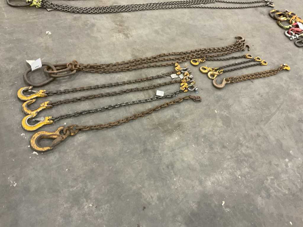 Various lifting chains (9x)