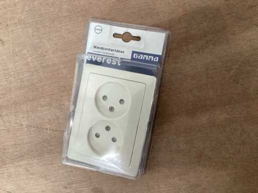 Gamma-Doppelsteckdose eingebaut (66x)