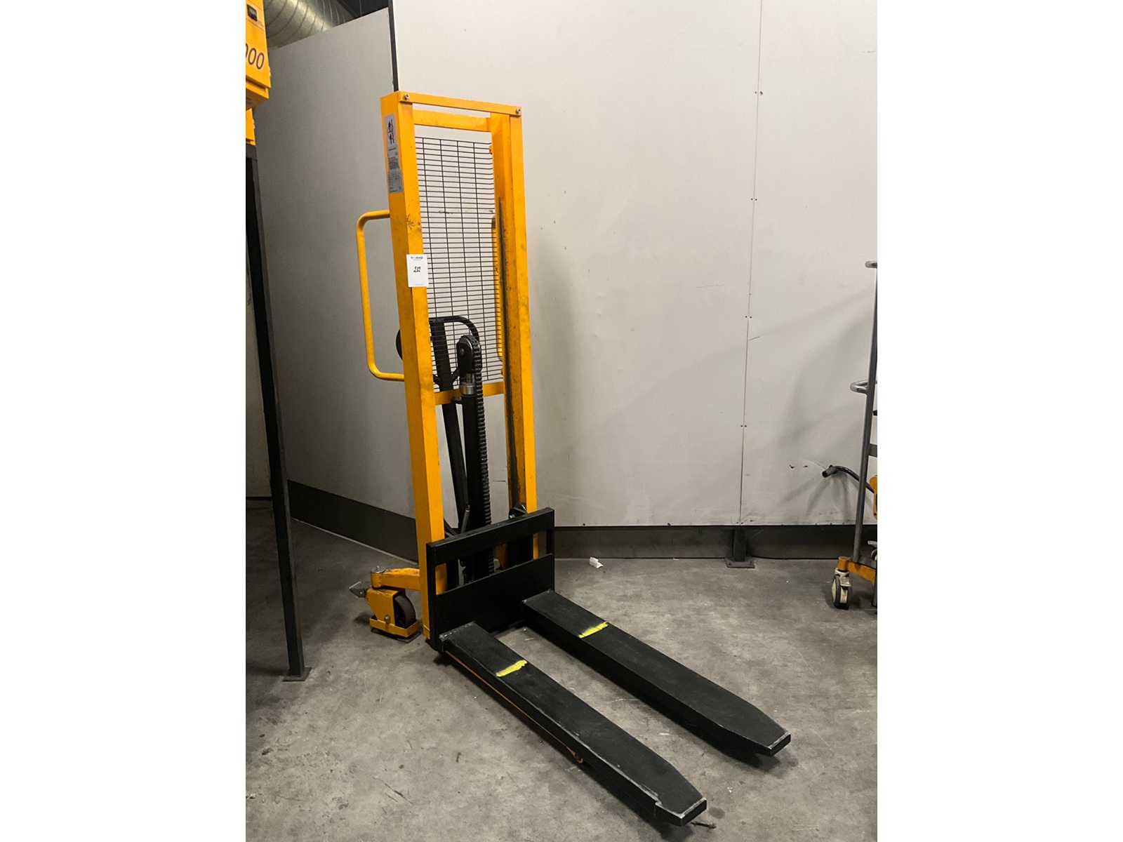 2017 PAPRO EFS1016G Stacker