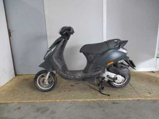 Piaggio Zip 4 T UNIQUEMENT POUR LES PIÈCES ! - Trottinette - Trottinette